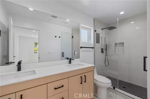 Van Nuys (los Angeles), CA 91405,7439 Ranchito Avenue