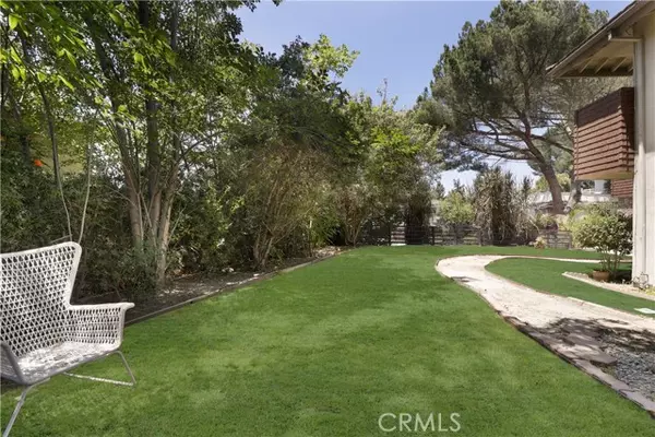 22666 Cavalier Street, Woodland Hills (los Angeles), CA 91364