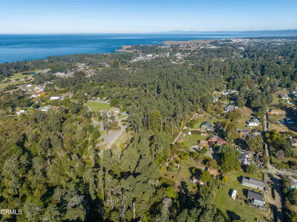 Fort Bragg, CA 95437,17898 Georges Lane