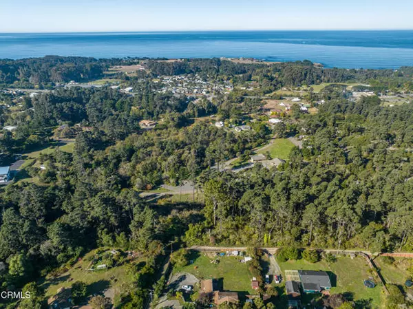 Fort Bragg, CA 95437,17898 Georges Lane