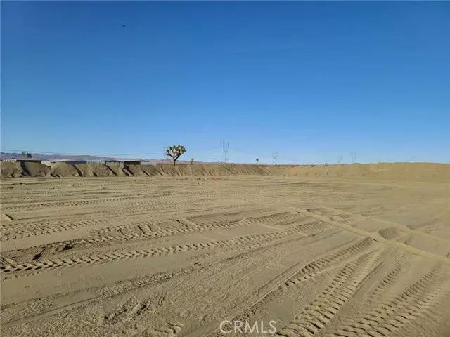 Phelan, CA 92371,15972 EL ESTEBAN RD