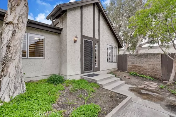 432 E Woodcroft Avenue, Glendora, CA 91740