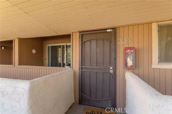 Palm Springs, CA 92262,550 N Villa Court #203