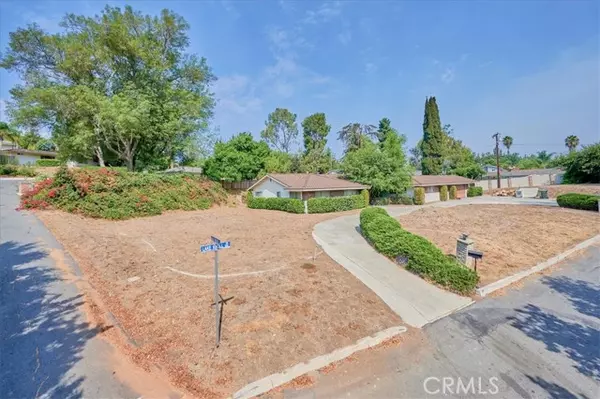 3209 Lakeknoll Drive, Fullerton, CA 92835