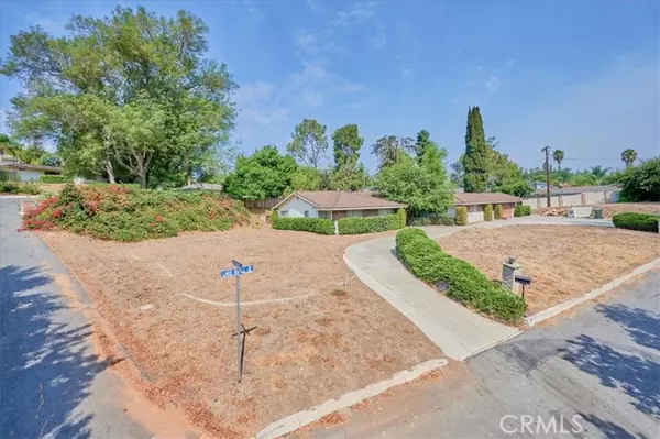 3209 Lakeknoll Drive, Fullerton, CA 92835