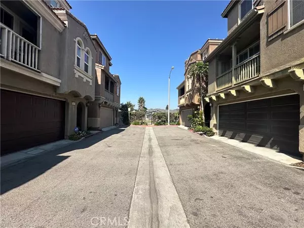 Gardena, CA 90247,14416 Cobblestone Lane