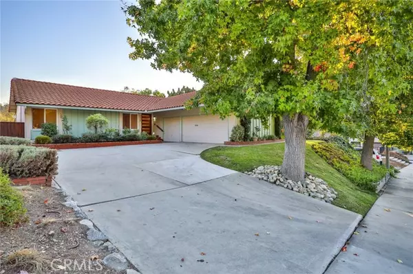 1334 Paseo Encinas, San Dimas, CA 91773