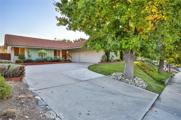 1334 Paseo Encinas, San Dimas, CA 91773