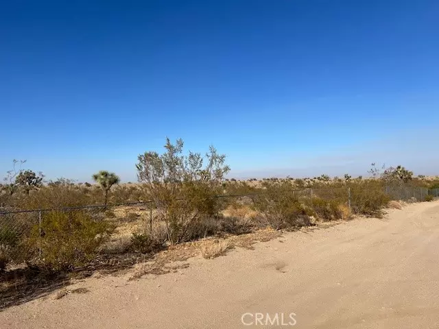 Phelan, CA 92371,5202 La Mesa Road