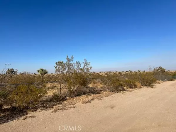 5202 La Mesa Road, Phelan, CA 92371