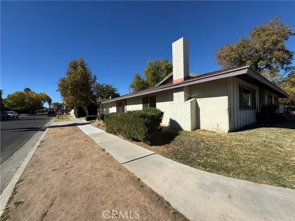 Palmdale, CA 93551,39643 Country Club Drive