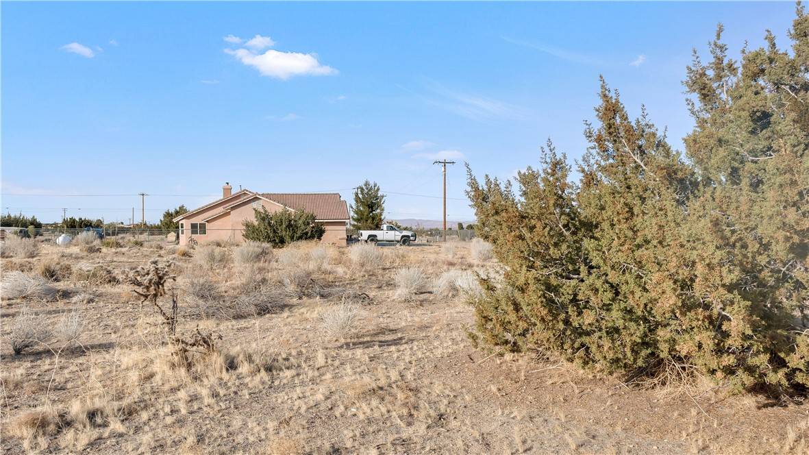 Phelan, CA 92371,9610 Mescalero Road