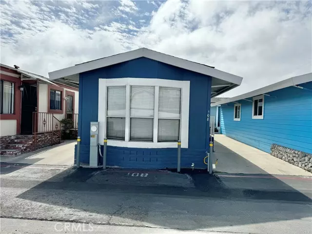 327 W Wilson Street #108, Costa Mesa, CA 92627