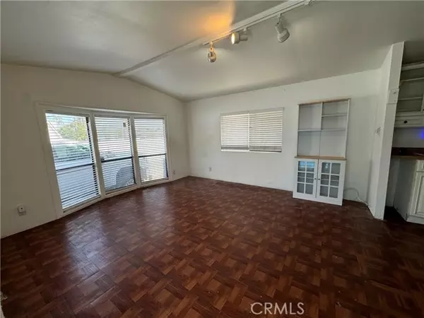 Costa Mesa, CA 92627,327 W Wilson Street #108