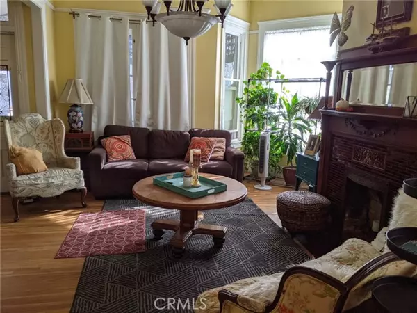 Azusa, CA 91702,403 N San Gabriel Avenue