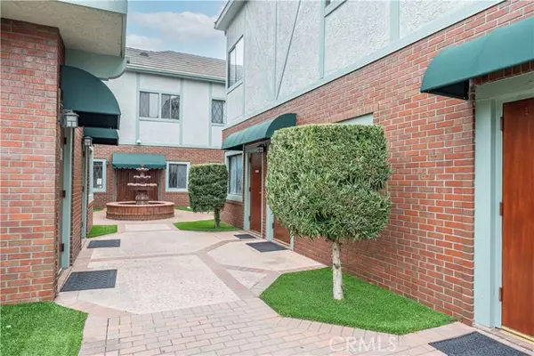 Glendora, CA 91740,315 E Route 66