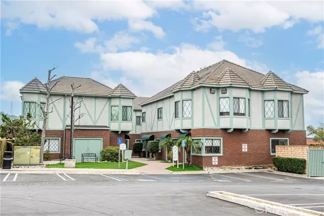 315 E Route 66, Glendora, CA 91740