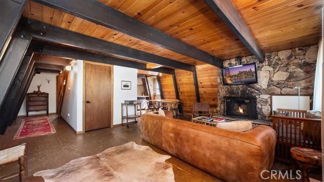 Big Bear Lake, CA 92315,42678 Cougar Road
