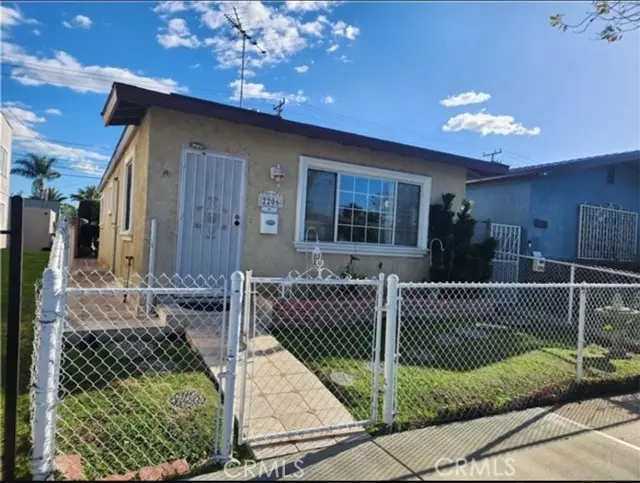 Commerce, CA 90040,2206 Cowlin Avenue