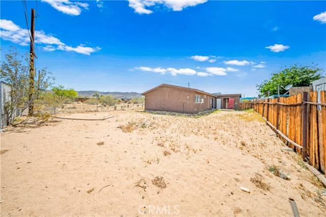 Joshua Tree, CA 92252,6427 Mountain View Street