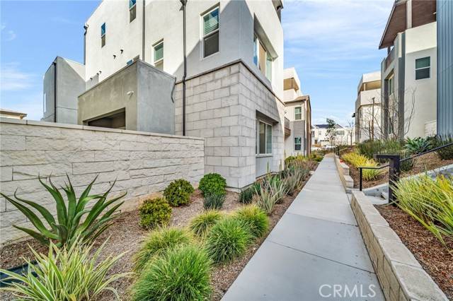 Valencia (santa Clarita), CA 91381,27216 Coyote Bush Court
