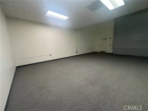 Valencia (santa Clarita), CA 91355,28043 Smyth Drive