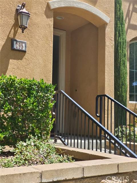 295 Golden Bear Lane, Upland, CA 91786