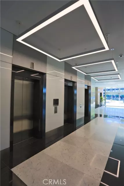 Irvine, CA 92614,2020 Main Street