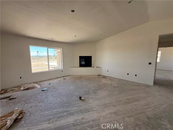 Phelan, CA 92371,9570 Mescalero Road