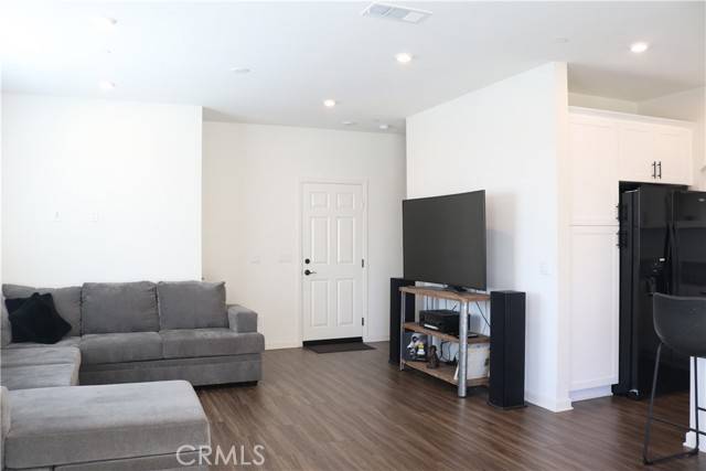 Rialto, CA 92376,431 N Beechwood Avenue