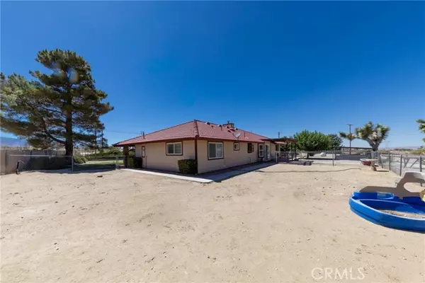 Phelan, CA 92371,10675 Paramount Rd