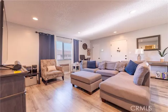 7260 Richfield Street #318, Paramount, CA 90723