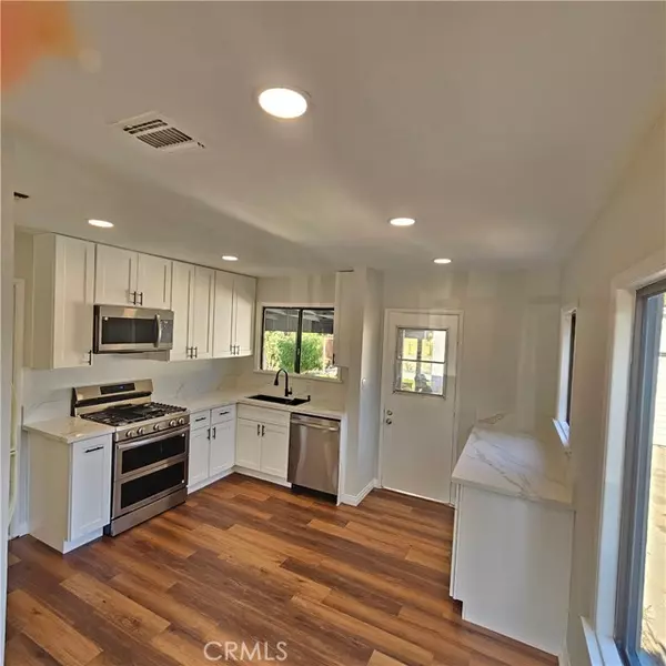 Reseda (los Angeles), CA 91335,7418 Amigo Avenue