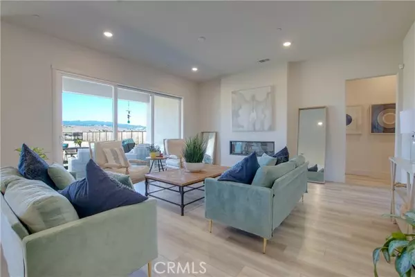 208 Luna Way, Hollister, CA 95023