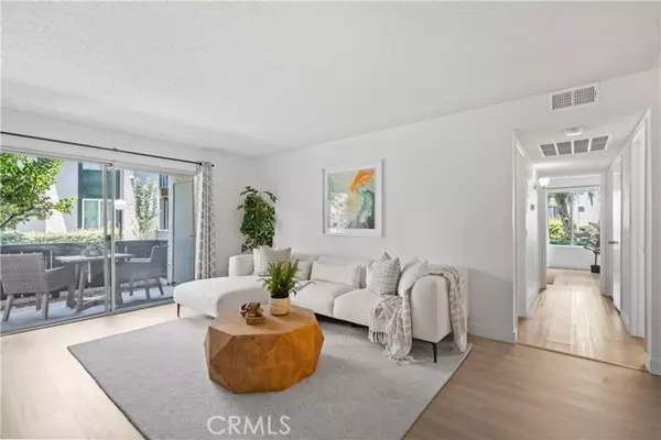 Lake Forest (el Toro), CA 92630,23222 Orange Avenue #7