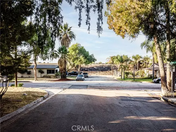 San Bernardino, CA 92404,2983 N Alameda Avenue