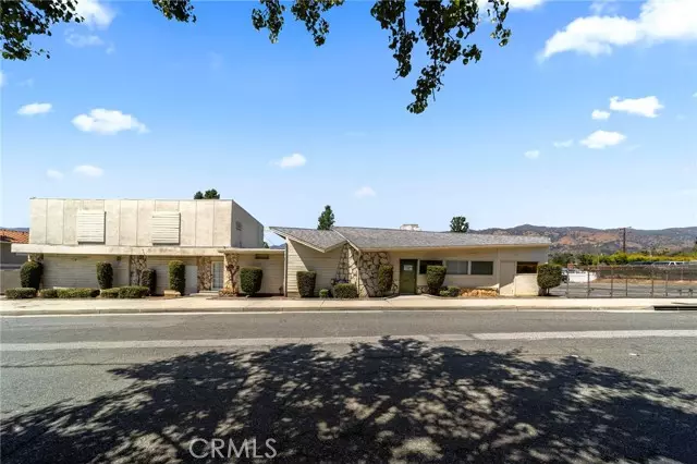 1749 E Route 66, Glendora, CA 91740