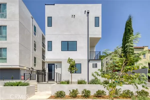 4827 Oakwood Avenue, Los Angeles, CA 90004