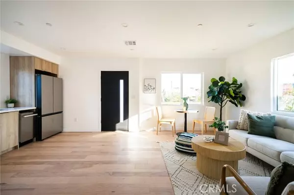 Los Angeles, CA 90065,2681 Roseview Avenue