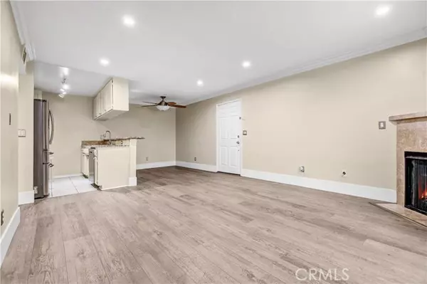 Van Nuys (los Angeles), CA 91406,7035 Woodley Avenue #113