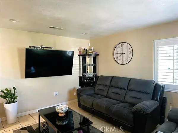 Los Angeles, CA 90003,150 E 95th Street