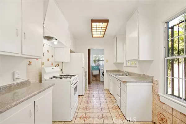 West Covina, CA 91790,556 N Sunset Avenue