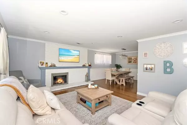 Glendora, CA 91741,902 E Cypress