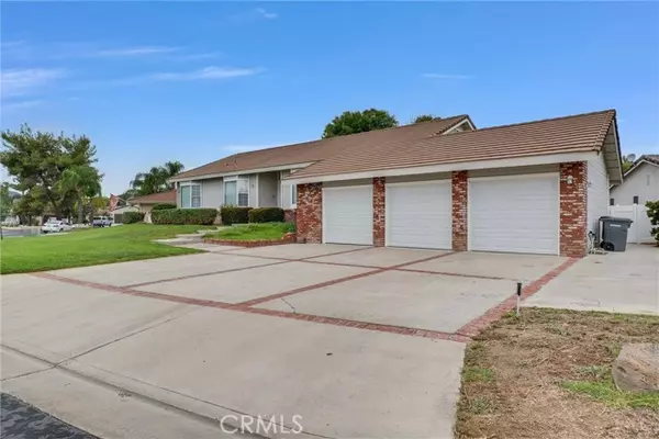 30279 Clear Water Dr., Canyon Lake, CA 92587