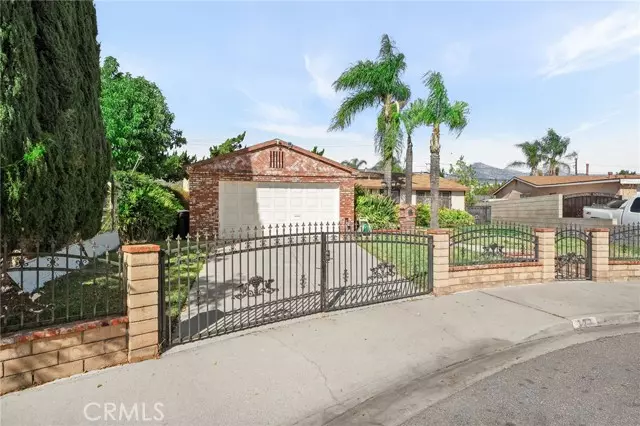 327 Flaxton, Pomona, CA 91767