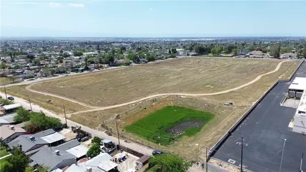 Bakersfield, CA 93306,4502 Center Street