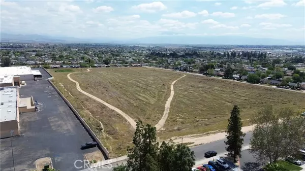 Bakersfield, CA 93306,4502 Center Street