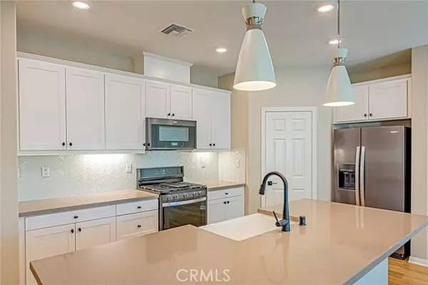 Upland, CA 91784,1705 Almond Tree