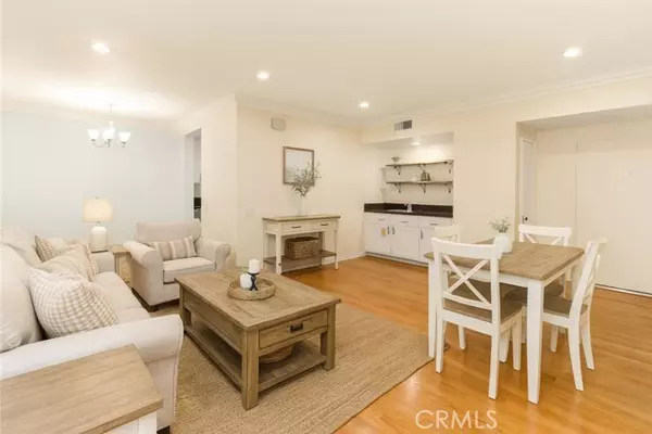 Los Angeles, CA 90035,1115 S Elm Drive #207