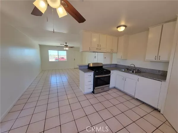 Victorville, CA 92394,16001 Green Hill #1